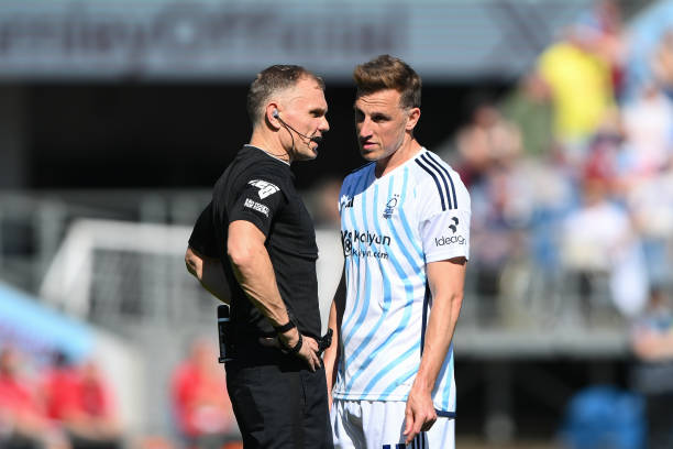 英超历史达成50粒进球最快榜单：哈兰德48场居首，伊萨克第7.